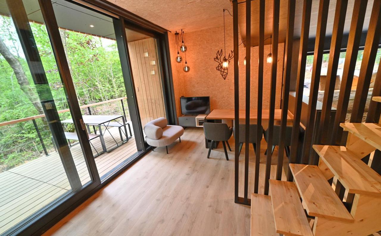 Forest Cube Oignies ภายนอก รูปภาพ